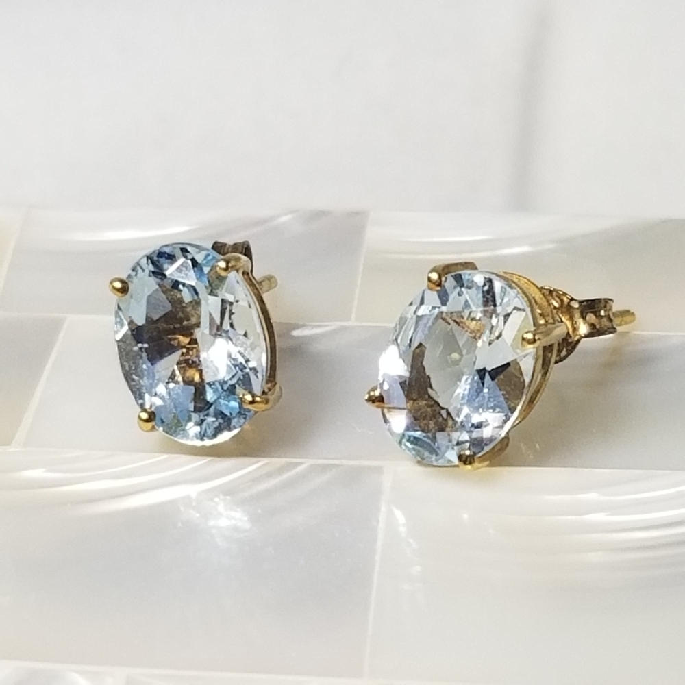 Genuine 10kt Aquamarine Oval Stud Earrings